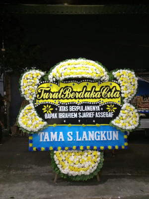 Papan Bunga Duka di Tiris